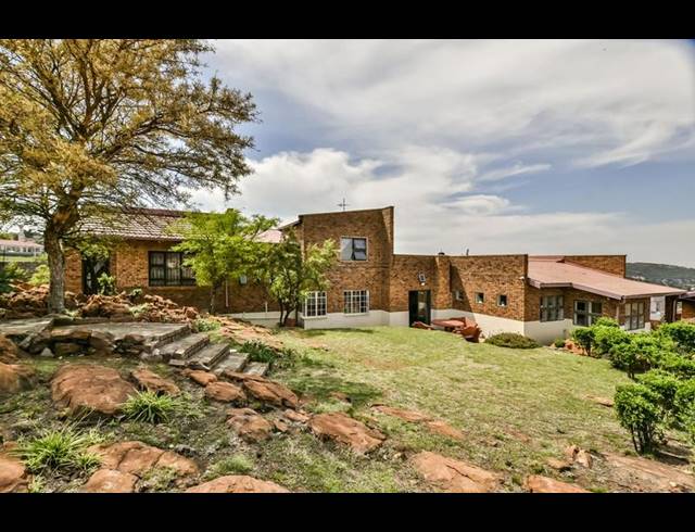 4 BEDROOM HOUSE FOR SALE IN WINCHESTER HILLS